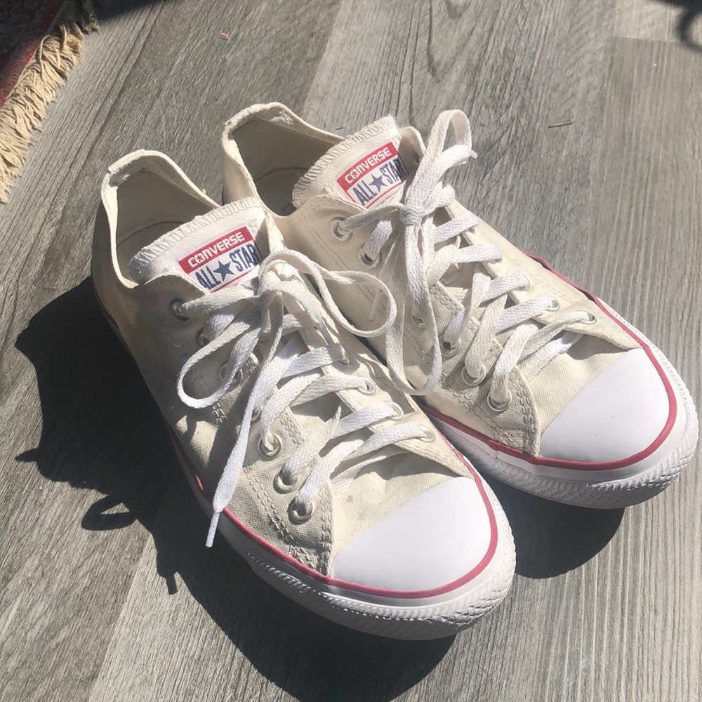 White low top Converse size 9